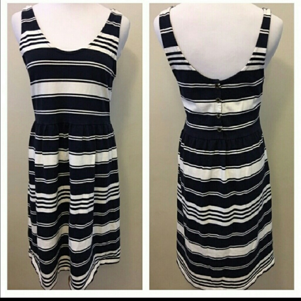 🆓⛵️ J. Crew ⛵Reversible 2-Way button stripE FREEW/ANY$30BUNDLE❣️ - Picture 6 of 9